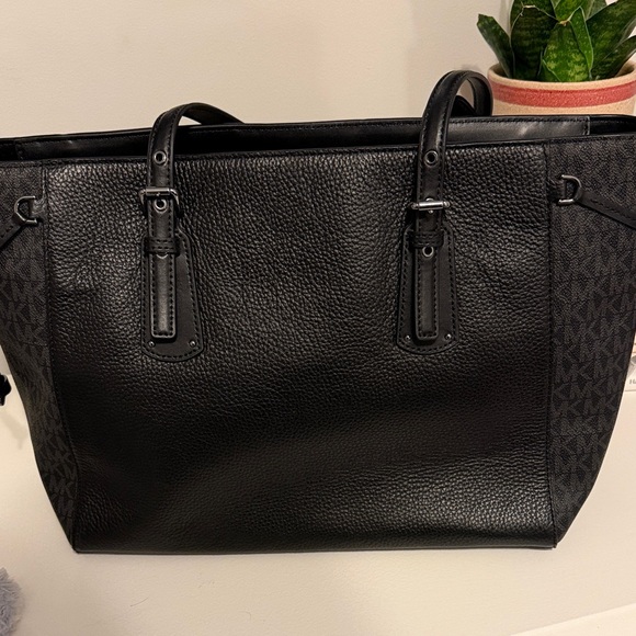 Michael Kors Black and Animal Print Tote - Picture 5 of 6